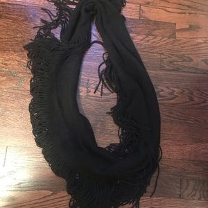 Fringed knit black scarf